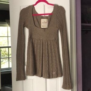 Hollister open low neck long sleeves sweater